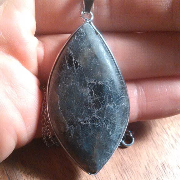 Malagasy Labradorite Stainless Steel Pendant Necklace - Picture 13 of 15